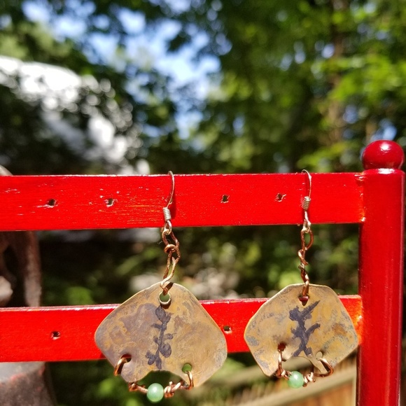 Adorable Green Beaded, scripted  Earrings - Picture 3 of 4